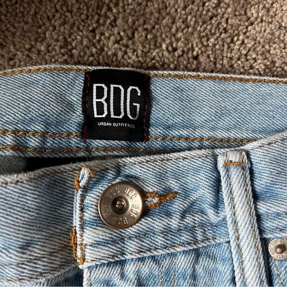 BDG Women’s 28 x 30 Dad Slim Taper Fit Jeans. - Picture 9 of 10
